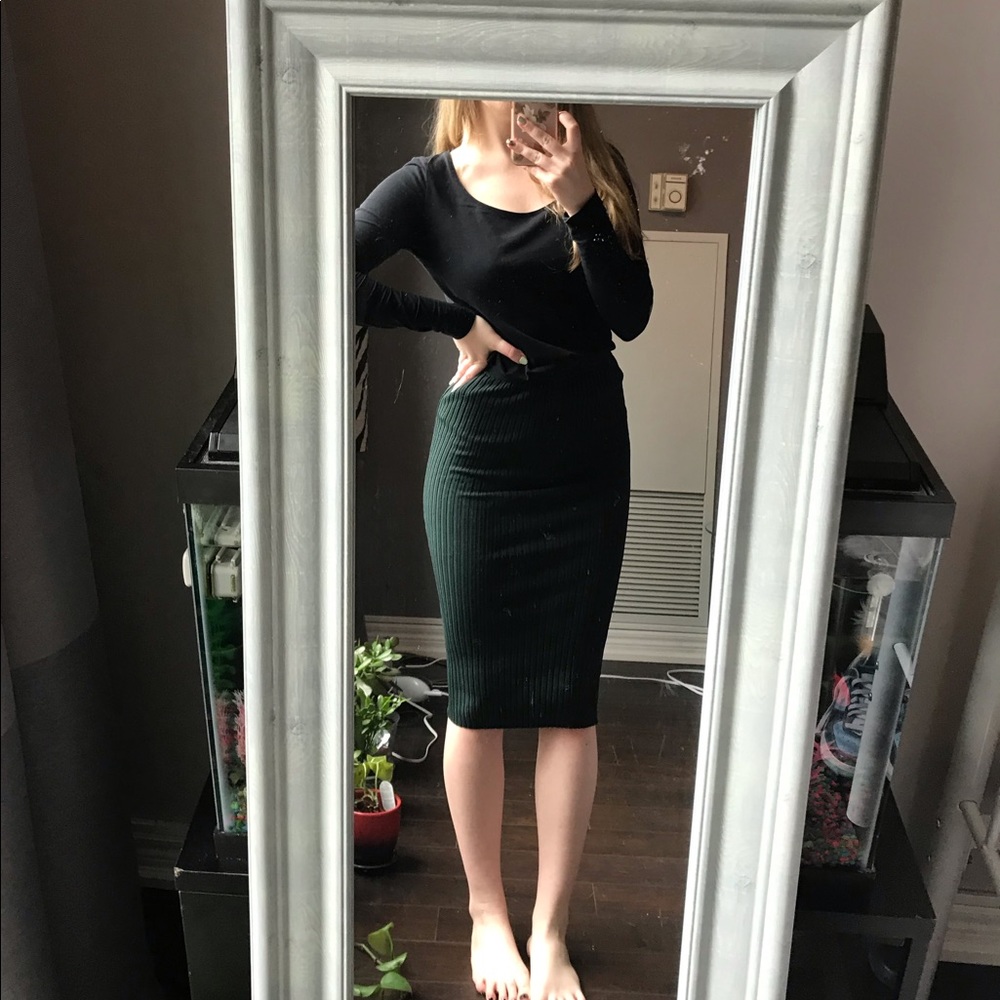 ๐ฆ3/50$ deep green ribbed midi skirt - Picture 5 of 6